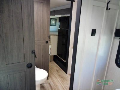 2026 Venture RV SportTrek Stinger — photo 25 view