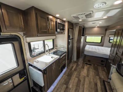 2021 Dynamax ISATA 3 — photo 9 view