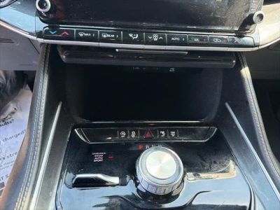 2023 Jeep Wagoneer - Photo 16