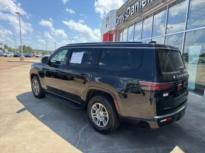 2023 Jeep Wagoneer - Photo 2
