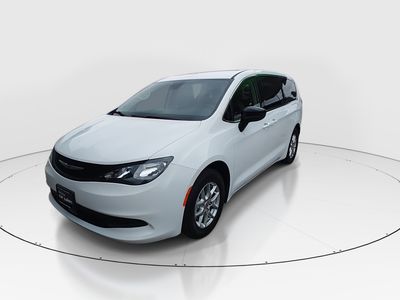 2024 Chrysler Voyager - Photo 3
