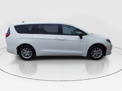 2024 Chrysler Voyager - Photo 8