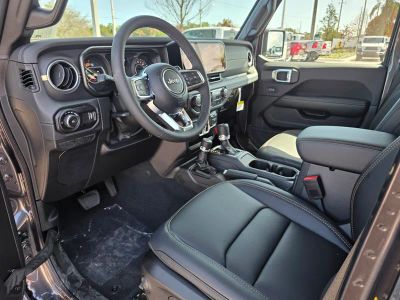 2026 Jeep Wrangler — photo 13 view