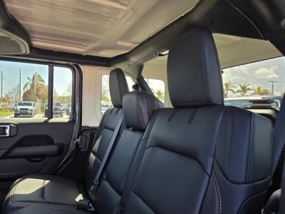 2026 Jeep Wrangler — photo 7 view