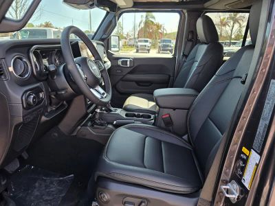 2026 Jeep Wrangler — photo 12 view