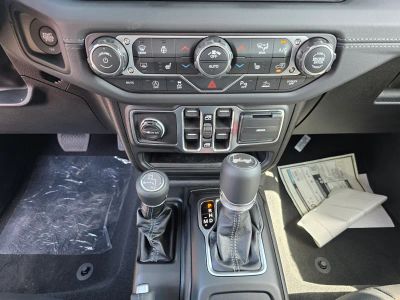 2026 Jeep Wrangler — photo 15 view