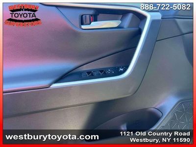 2021 Toyota RAV4 Hybrid - Photo 18