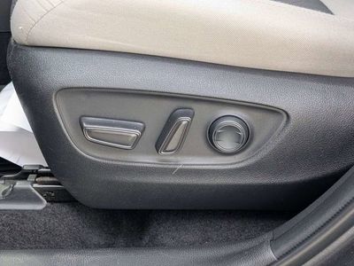2022 Toyota RAV4 Hybrid - Photo 18