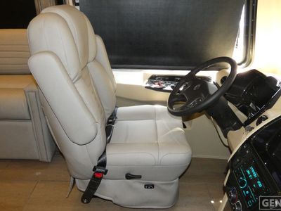 2026 Tiffin Allegro Breeze — photo 8 view