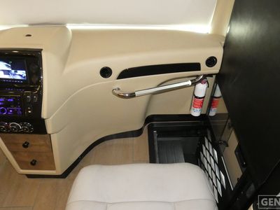 2026 Tiffin Allegro Breeze — photo 10 view