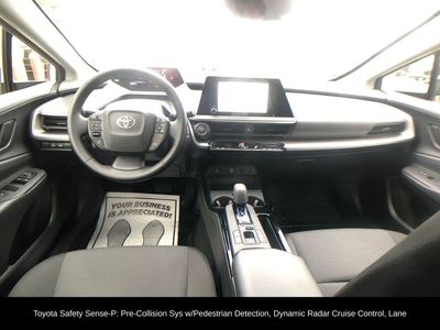 2025 Toyota Prius LE - Photo 16