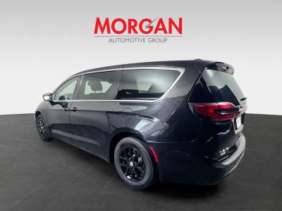 2023 Chrysler Pacifica — detail view