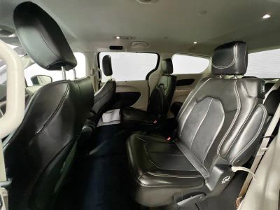 2023 Chrysler Pacifica — photo 25 view