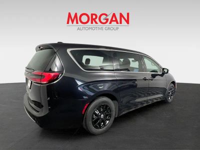 2023 Chrysler Pacifica — rear three-quarter view