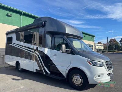 2023 Tiffin Motorhomes Wayfarer — interior view