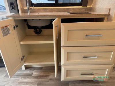 2023 Tiffin Motorhomes Wayfarer — photo 37 view