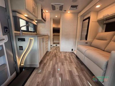 2023 Tiffin Motorhomes Wayfarer — photo 10 view