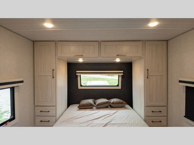 2025 Forest River RV Surveyor Legend - Photo 13