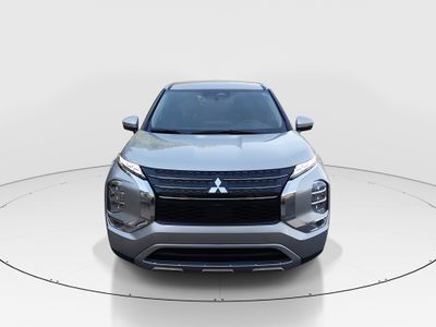 2024 Mitsubishi Outlander - Photo 2