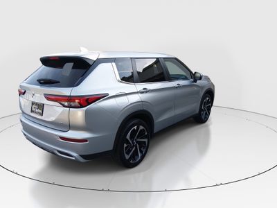 2024 Mitsubishi Outlander - Photo 7
