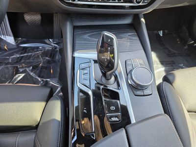 2023 BMW 5 Series — photo 25 view