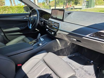 2023 BMW 5 Series — photo 9 view