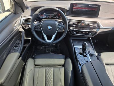2023 BMW 5 Series — photo 20 view