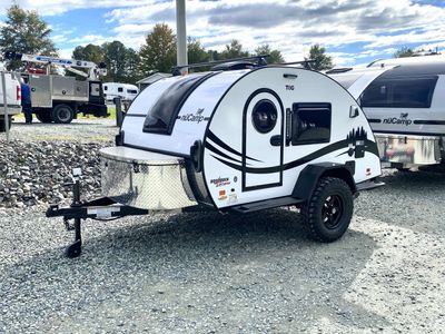 2026 nuCamp TAG XL Black Canyon — front three-quarter view