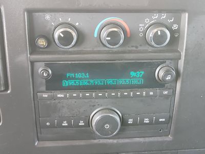 2022 Chevrolet Express Cargo Van - Photo 18