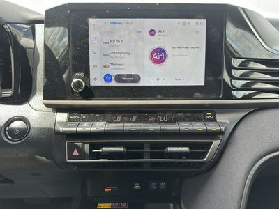 2025 Toyota Camry - Photo 15