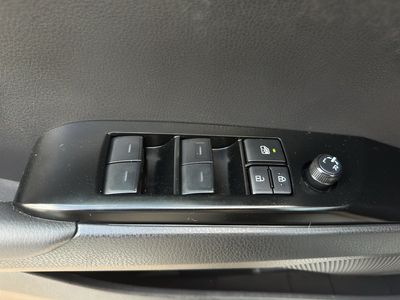 2025 Toyota Camry - Photo 21