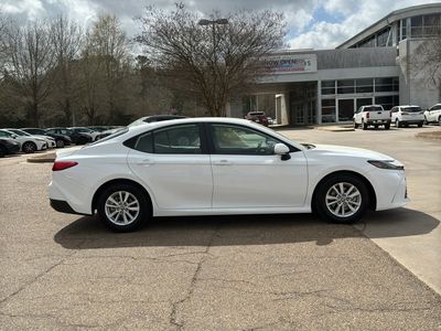 2025 Toyota Camry - Photo 8