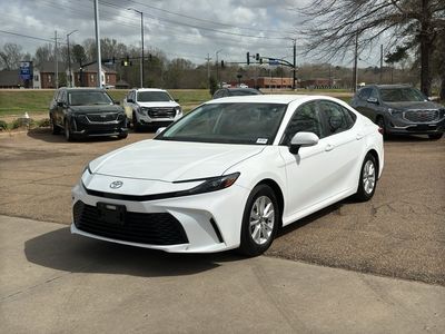 2025 Toyota Camry - Photo 3
