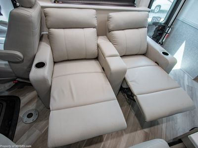 2026 Holiday Rambler Invicta - Photo 10