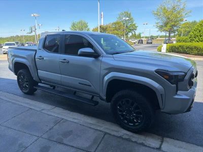 2025 Toyota Tacoma - Photo 4