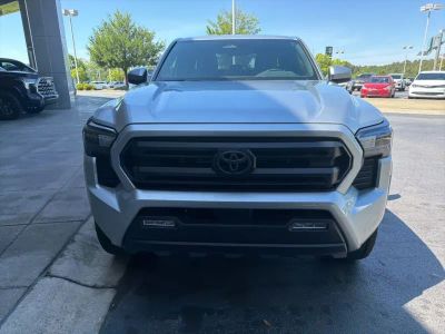 2025 Toyota Tacoma - Photo 2