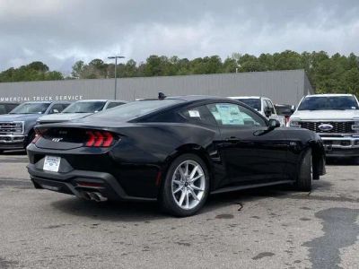 2026 Ford Mustang - Photo 3