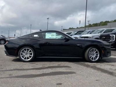 2026 Ford Mustang - Photo 2