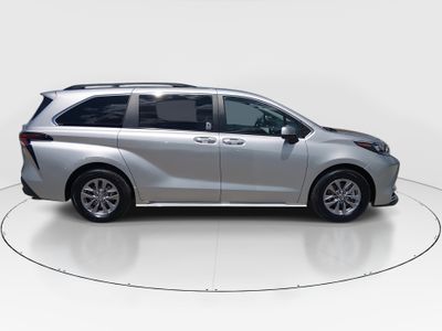2024 Toyota Sienna - Photo 8