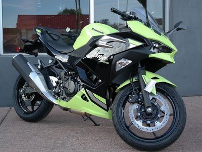 2026 Kawasaki Ninja 500 ABS Metallic Yellowish Green/Ebony - Photo 1