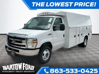 2026 Ford E-350SD Base KNAPHEIDE KUV in Oxford White — front three-quarter view
