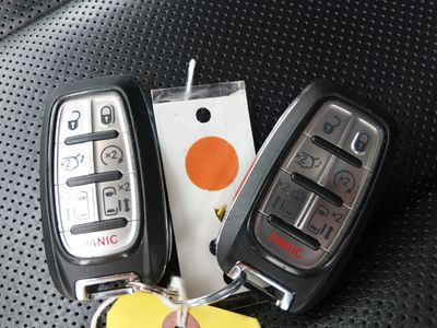 2023 Chrysler Pacifica — photo 15 view