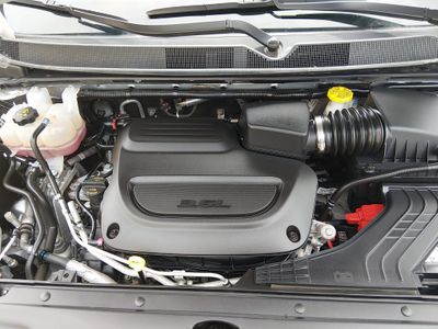 2023 Chrysler Pacifica — photo 9 view