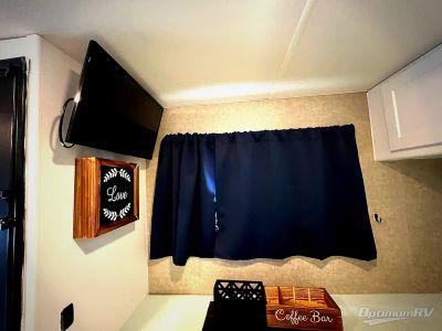 2018 Winnebago Minnie — photo 15 view