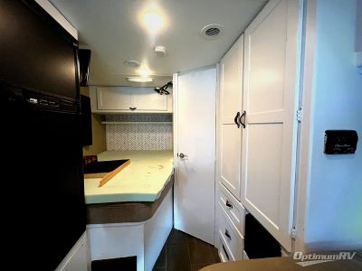 2018 Winnebago Minnie — photo 13 view
