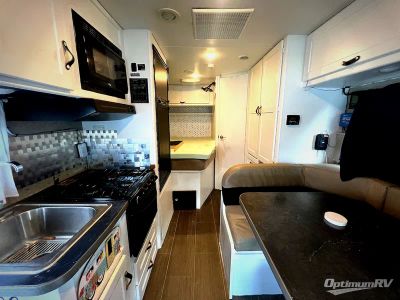 2018 Winnebago Minnie — interior view