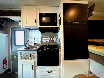 2018 Winnebago Minnie — photo 9 view