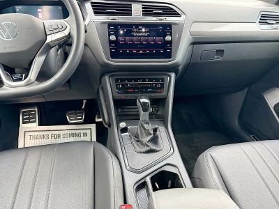 2023 Volkswagen Tiguan — photo 17 view