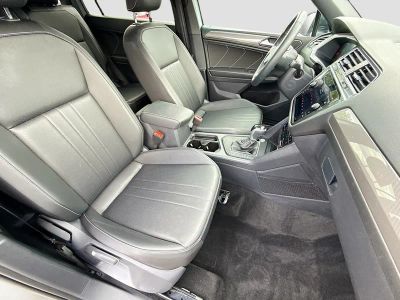 2023 Volkswagen Tiguan — photo 13 view