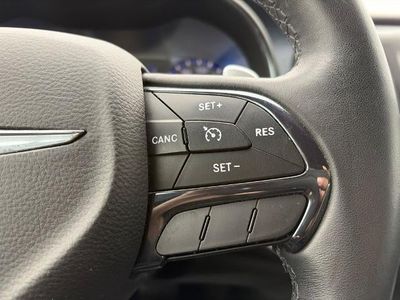 2016 Chrysler 200 - Photo 18